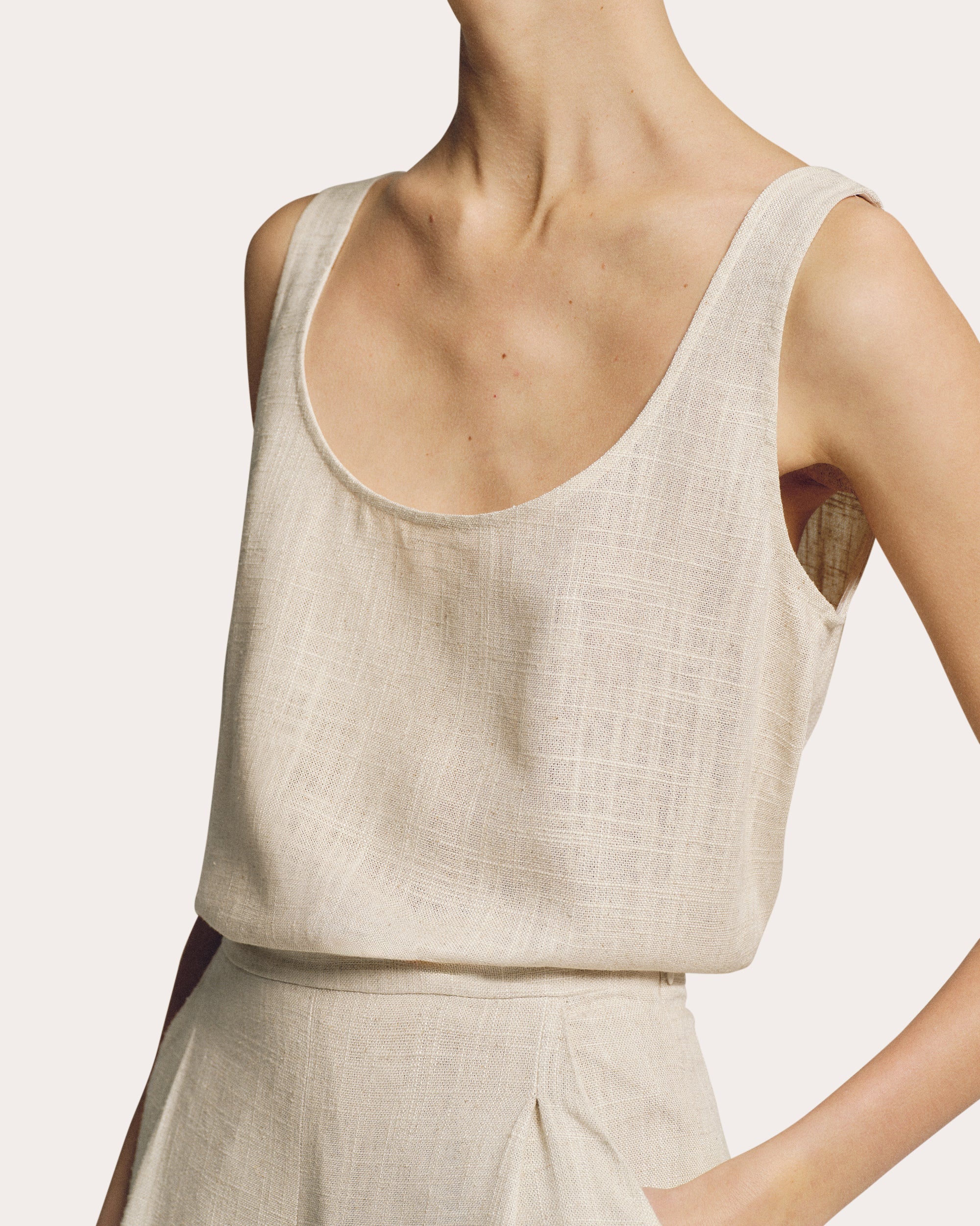 Linen Scoop Neck Tank