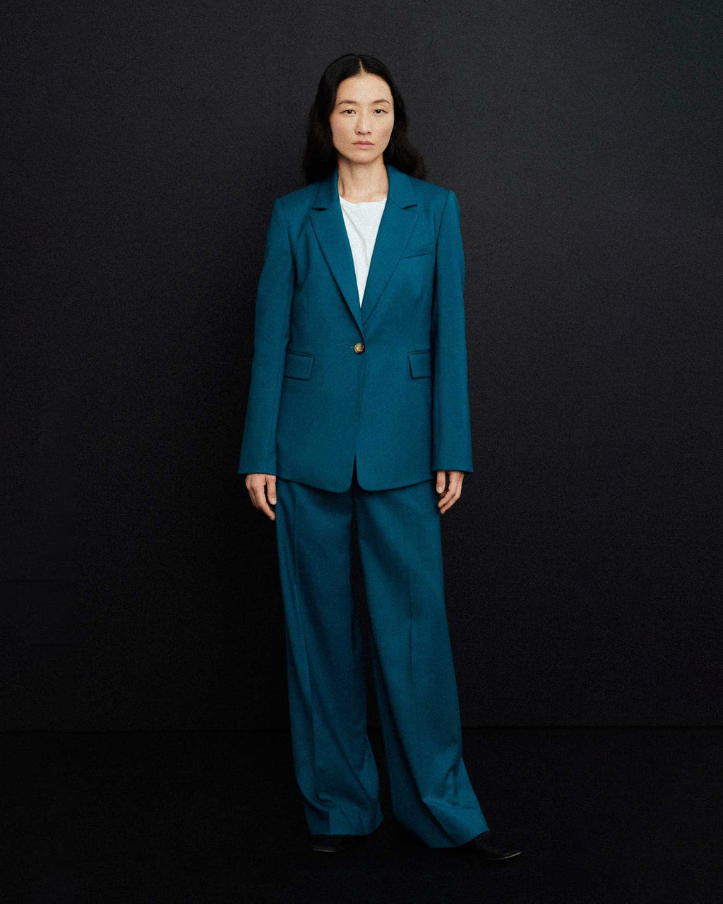 Seasonless Wool Fitted Notch Lapel Blazer