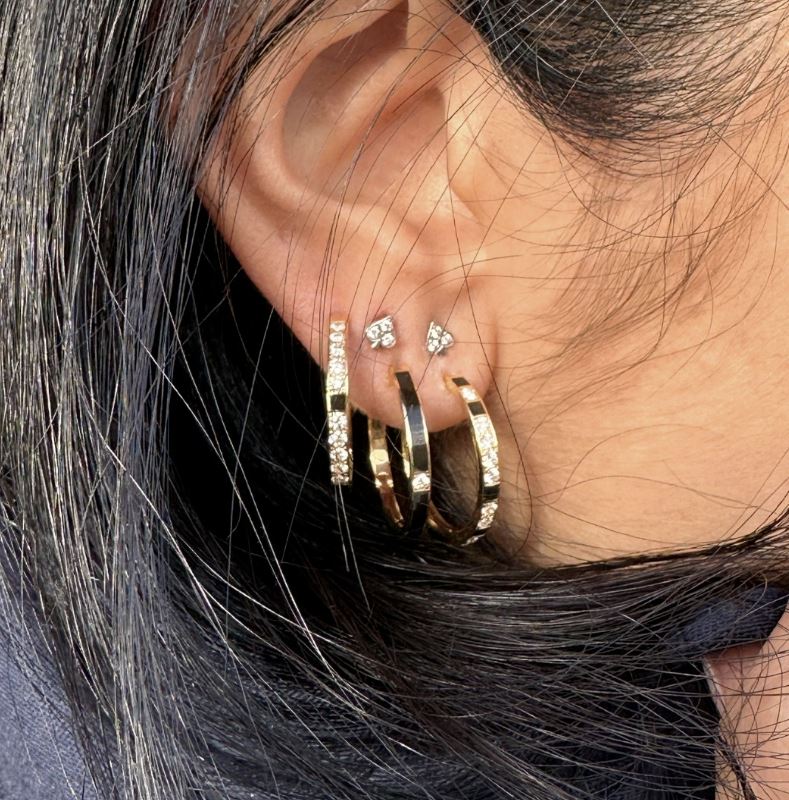 Diamond & 18k Gold Mirage Hoop Earring