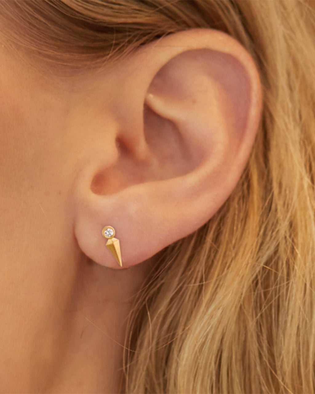Dagger 18K Gold Diamond Stud Earrings