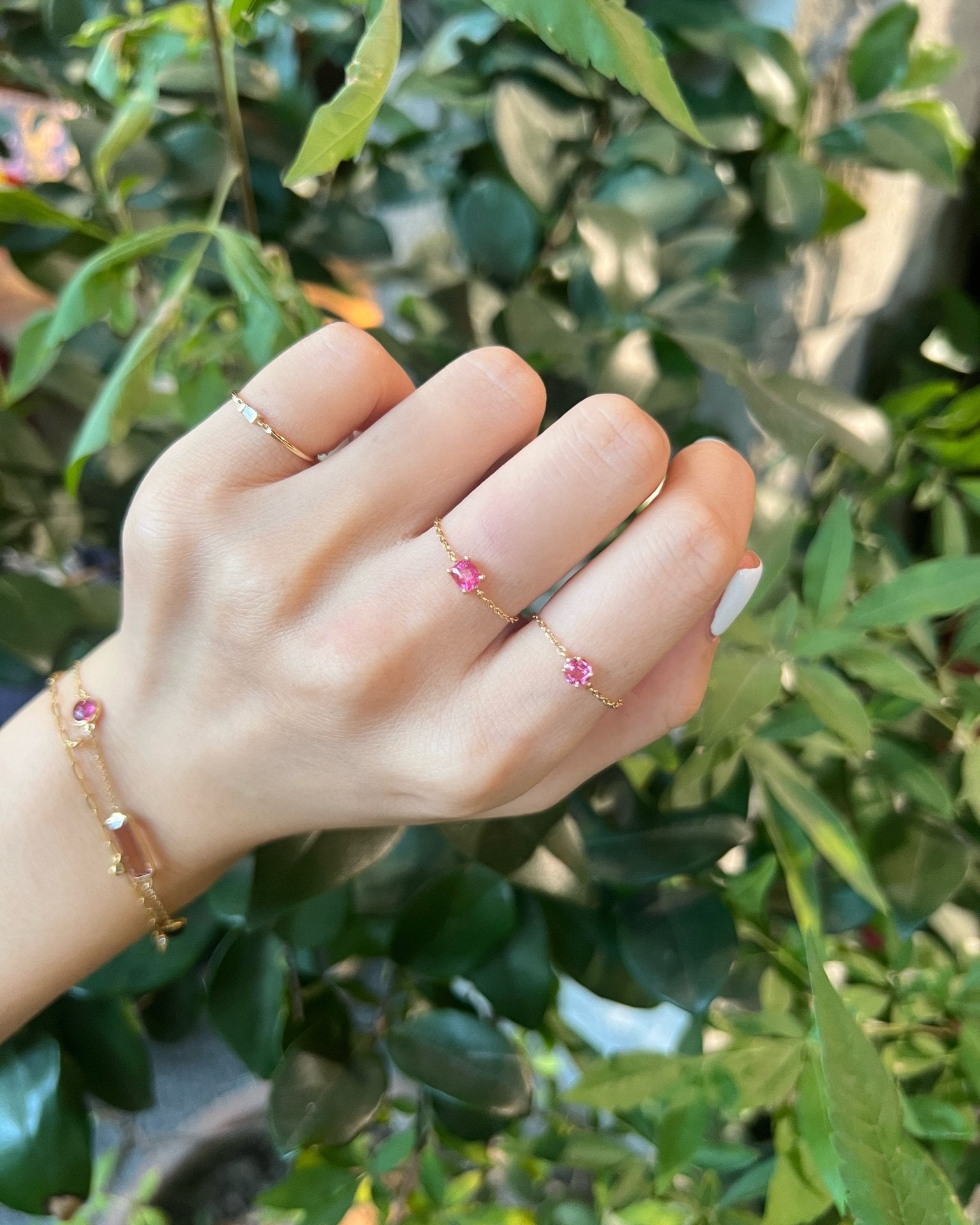 Jedi Spinel & 18k Gold Petite Chain Ring