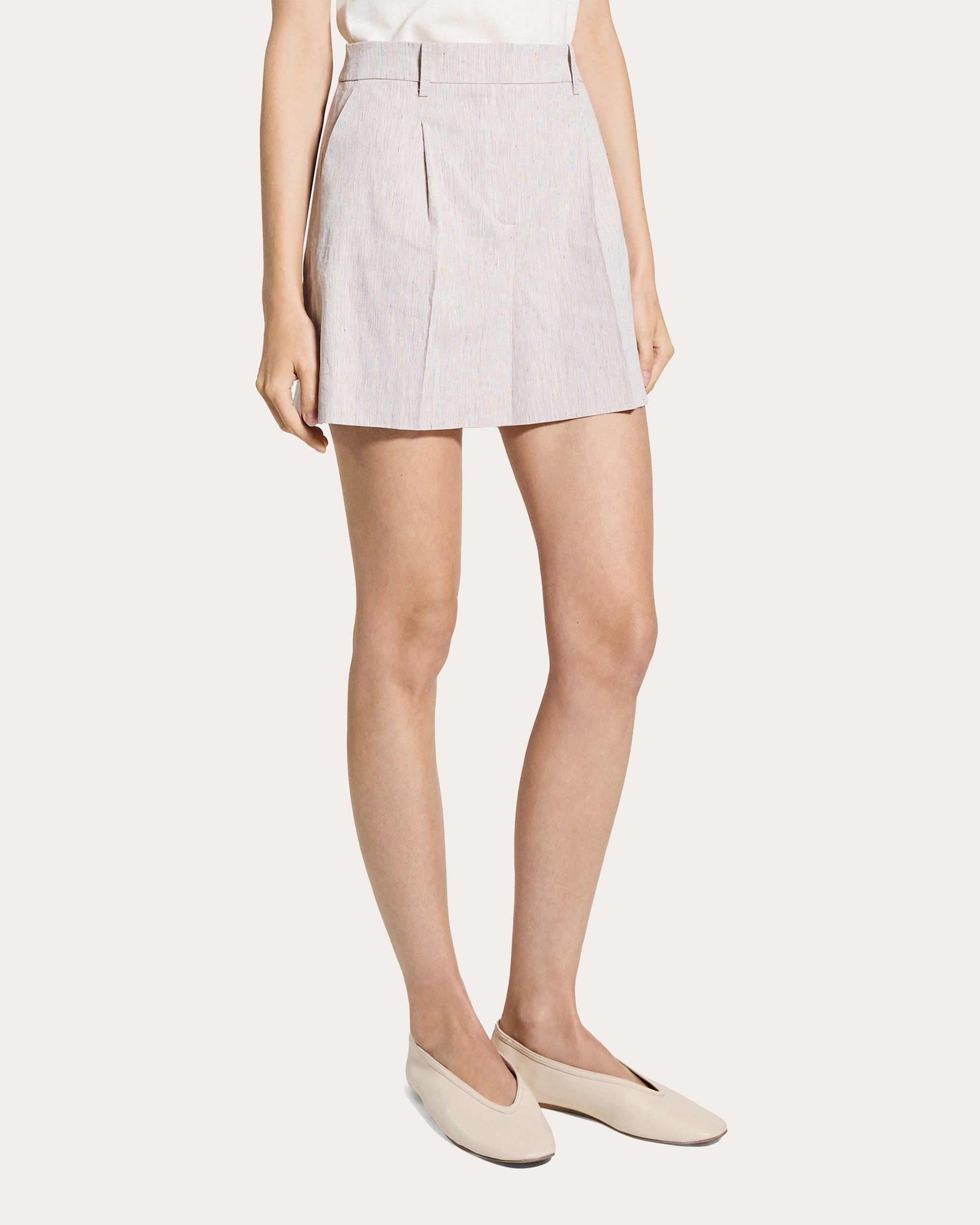 Textured Linen Pleated Shorts